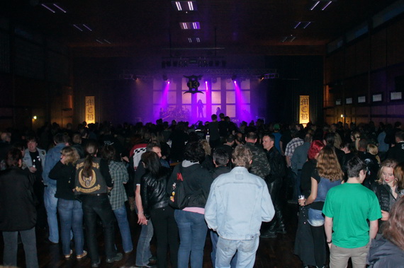 Image 1 of 84  -  127 kB