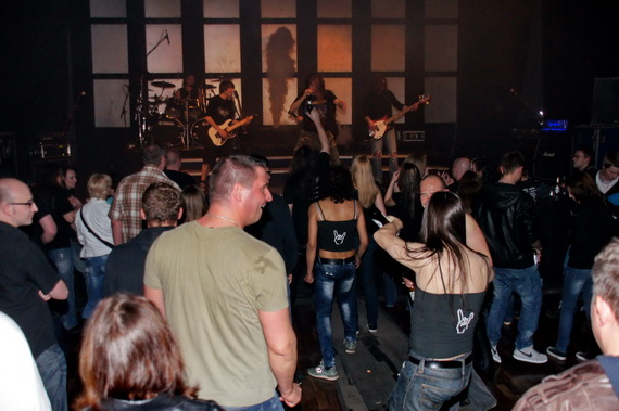 Image 50 of 84  -  132 kB