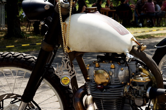 Image 102 of 112  -  144 kB