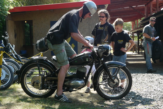 Image 109 of 112  -  137 kB