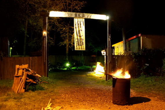 Image 1 of 32  -  137 kB